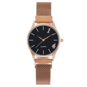 Montre à quartz élégante en or rose avec cadran noir et bracelet en maille milanaise