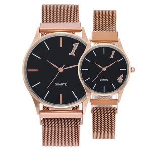 Montre Quartz Bracelet Maille Métallique Boucle Magnétique Or Rose Cadran Noir Bijoux Mode Minimaliste Pour Hommes Femmes