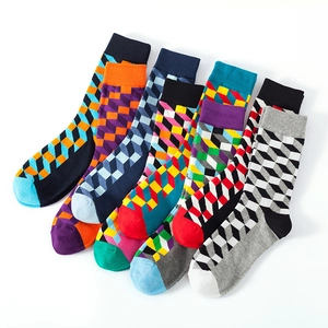 Chaussettes mi-mollet en coton à motifs géométriques 3D déclinées en six couleurs
