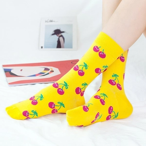 Gelbe Baumwollsocken mit Kirschmuster und gerippten Bündchen für Damen und Herren