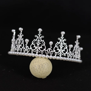 Elegant silver tiara with pearls and crystals for cake decoration and baby princess headwear