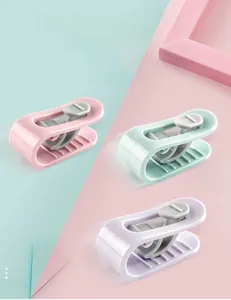 Needle-free quilt clips in pink, green and purple with secure anti-slip U-shape buckle