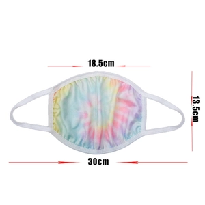 Detailed dimensions of tie-dye mask showing 18.5cm width and 13.5cm height measurements
