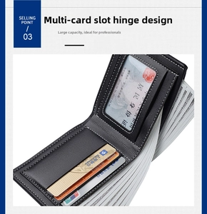 Vue détaillée du portefeuille en cuir noir avec fentes pour cartes et fenêtre d'identité