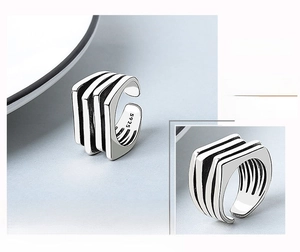 Detail of S925 sterling silver multilayer ring featuring three-layer eco-plating finish