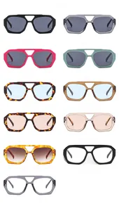 Collection détaillée de lunettes de soleil géométriques irrégulières et lunettes anti-lumière bleue