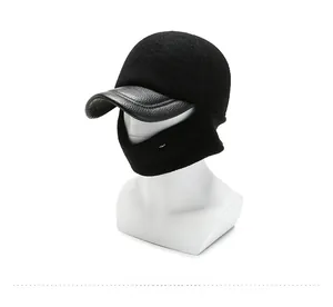 Detailansicht der Winter-Baseballkappe mit Ohrenklappen und gestricktem Thermofutter