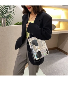Bolso de hombro novedoso de forma de teléfono público plateado láser con cadena y auricular.