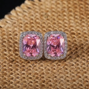 Pendientes cuadrados de piedra preciosa rosa con engaste de halo de diamantes