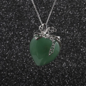Collier en acier inoxydable avec pendentif cœur vert et nœud argenté pour femme
