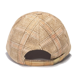 British style plaid baseball cap featuring adjustable metal buckle and woven texture