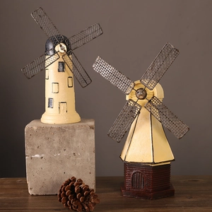 Modello di mulino a vento olandese vintage industriale con finitura in metallo rustico
