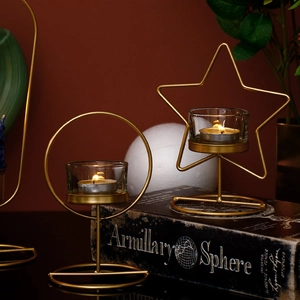 Set portacandele geometrico nordico in metallo dorato con bicchieri di vetro decorativi