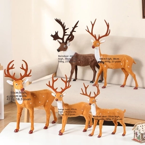 Ensemble détaillé de cinq figurines de rennes artificiels de tailles pour décoration