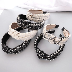 Klassische Tweed-Haarreifen mit Knoten-Design und Perlenverzierung in Schwarz und Creme