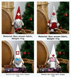 Vues détaillées de gnomes de Noël en tissu non tissé avec masques médicaux et croix