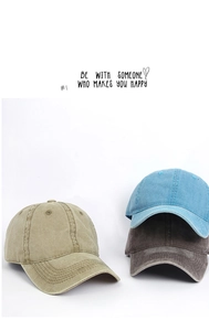 Tre cappellini da baseball in cotone lavato nei colori kaki, blu e grigio stile vintage