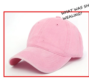 Dettaglio del berretto da baseball in cotone lavato rosa con cuciture vintage e visiera