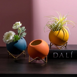 Modern Spherical Ceramic Vase With Gold Metal Stand Matte Flower Pot Home Desktop Decor Nordic Style Minimalist Centerpiece