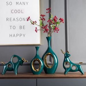 Nordic Light Luxury Dark Green Ceramic Bull Ornament And Hollow Vase Electroplated Gold Modern Abstract Home Decor