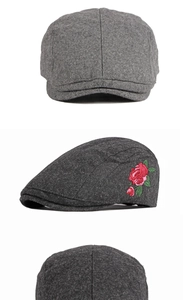Vues détaillées d'une casquette en laine avec broderie de rose rouge élégante