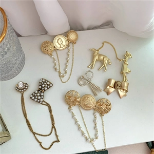Baroque Style Irregular Bow Artificial Pearl Brooch For Women Retro Alloy Portrait Coin Scissors Animal Design Accessories