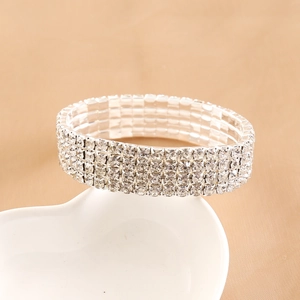 Sparkling multi-layer silver crystal bracelet for women in elegant heart-shaped dish