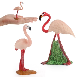 Set di modellini di fenicotteri realistici con piume rosa e base di supporto