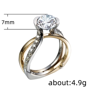 Bague de fiançailles bicolore élégante avec zircon rond 7mm et pierres latérales pavées