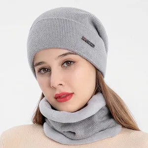 Ensemble bonnet tricoté et cache-col doublé de polaire chaude pour hommes et femmes en gris