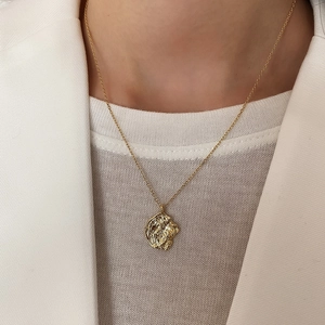 Minimalist 925 sterling silver irregular molten pendant necklace with gold finish for women