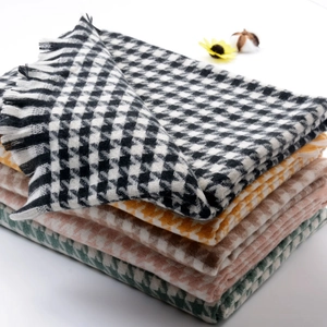 Women Houndstooth Scarf Autumn Winter Warm Tassel Shawl Wrap Soft Preppy Style Fashionable Scarf For Casual Outdoor Wearing