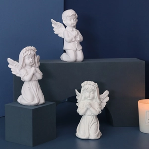 Set van 3 witte hars biddende engel beeldjes voor Scandinavische tafeldecoratie huis