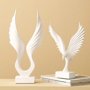 Minimalistische weiße Engelsflügel und Adlerstatuen aus Harz für moderne Wohndekoration