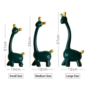 Dreiteiliges Set nordischer Keramik-Giraffen in Dunkelgrün und Gold für Deko