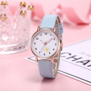Orologio al quarzo chic da donna con cinturino in pelle azzurro e quadrante a margherita
