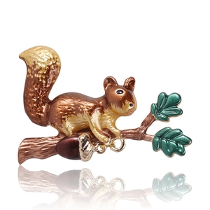 Squirrel On Branch Enamel Brooch Alloy Animal Pin With Acorn Detail Vintage Style Fashion Jewelry For Women