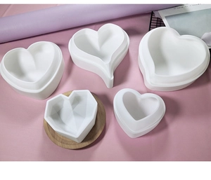 Set van 5 witte siliconen bakvormen in hartvorm voor taarten en DIY chocolade