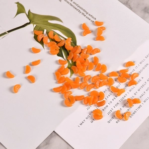 Detailansicht realistischer Harz-Orangensegmente mit Textur für DIY-Bastelarbeiten
