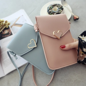 Petit sac bandoulière pour téléphone avec boucle cœur en similicuir bleu et rose
