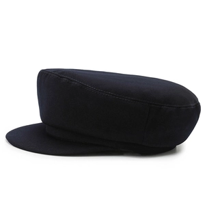 Classic black fiddler cap for men made of durable twill cotton with flat top design