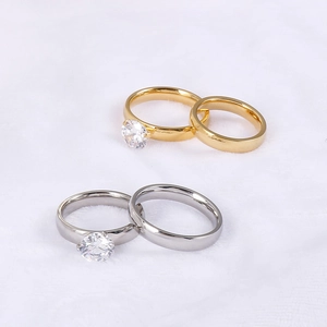 Klassisches 4mm Edelstahl-Ehering-Set mit rundem Zirkonia in Gold- und Silbertönen