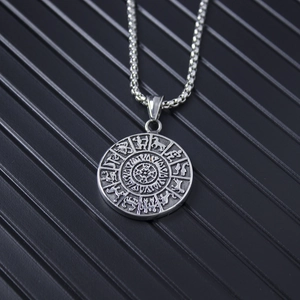 Collier pendentif rune Viking argent vintage avec totem de protection nordique sur chaîne box