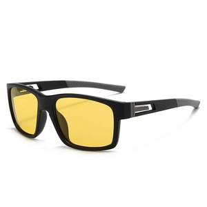 Lunettes de sport cyclisme avec monture noire mate et verres jaunes vision nocturne