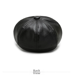 Vue détaillée de l'arrière d'une casquette gavroche en cuir PU noir avec coutures