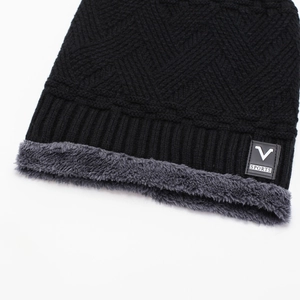 Thick winter knit beanie hat in black with warm fleece lining and V SPORTS logo