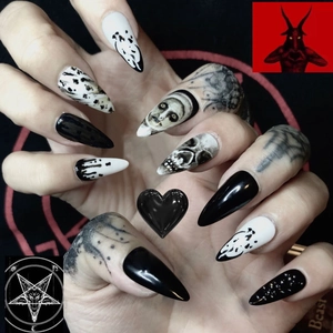 Gothic Press On Nails Dark Punk Skull Artificial Nails Long Stiletto Black White Plastic Waterproof False Nails For Women