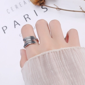 Vintage silver feather open ring for men and women with detailed carving texture