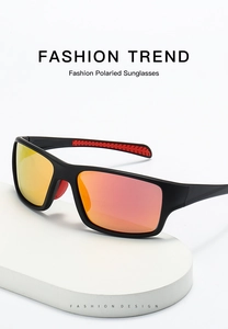 Vue détaillée des lunettes de soleil sport polarisées avec monture noire et verres dégradés