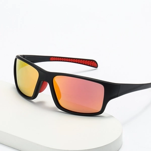 Lunettes de soleil de sport polarisées avec monture noire mate et verres miroirs rouges